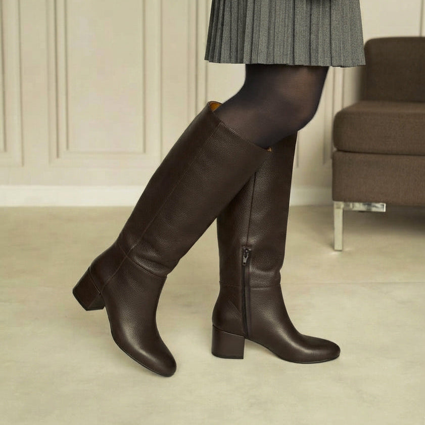 Teti, dark brown